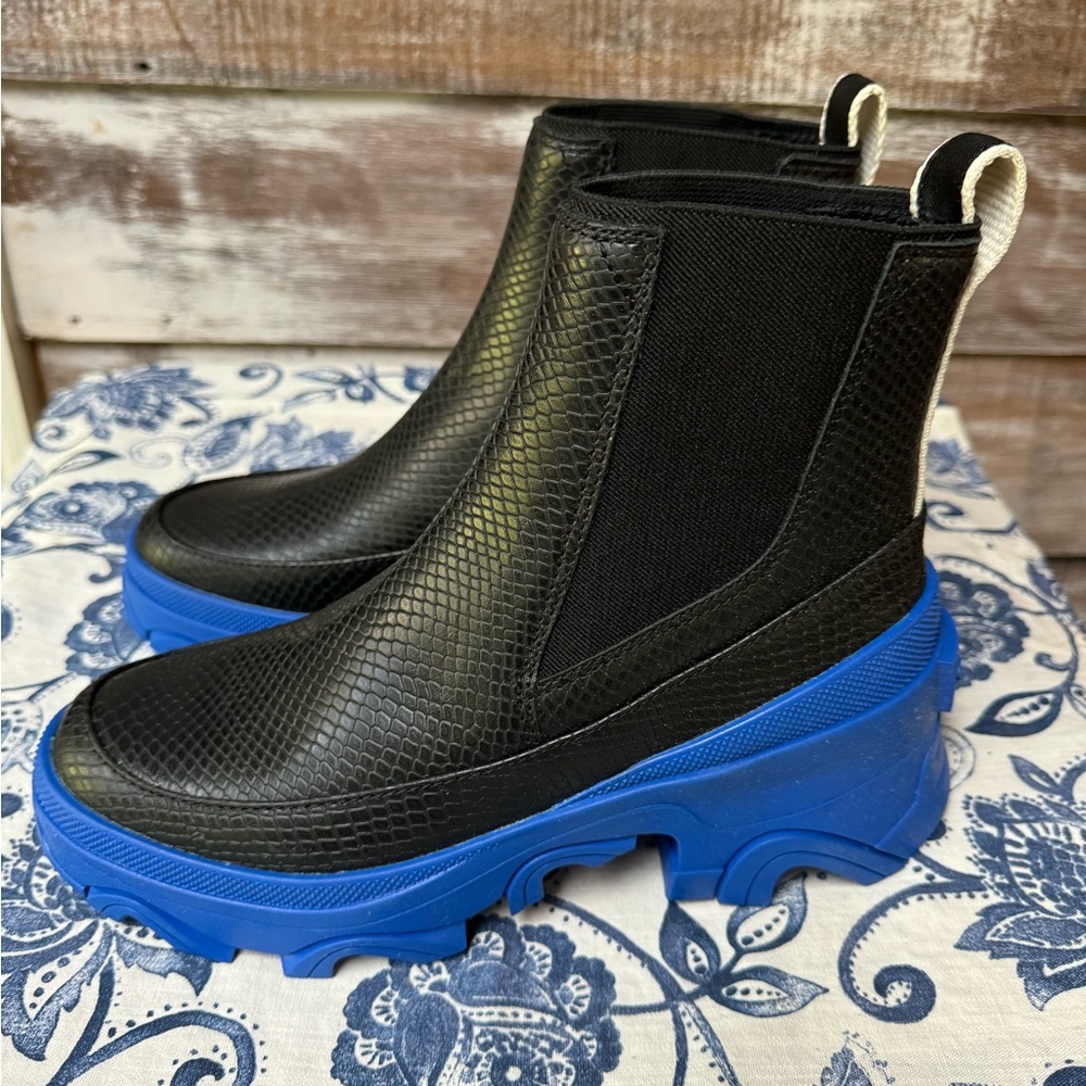 Sorel Black & Blue Chunky Chelsea Boots - Picture 6 of 10